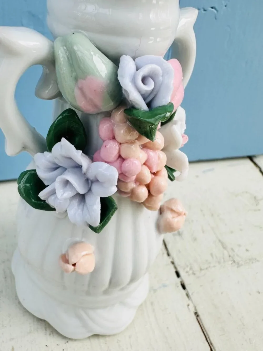 Vintage 1950's Capodimonte Style Ceramic Vase Cottagecore Floral Rose Vase - Picture 9 of 10